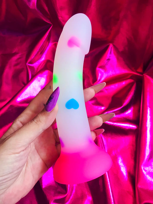 Small heart confetti dildo with suction cup 