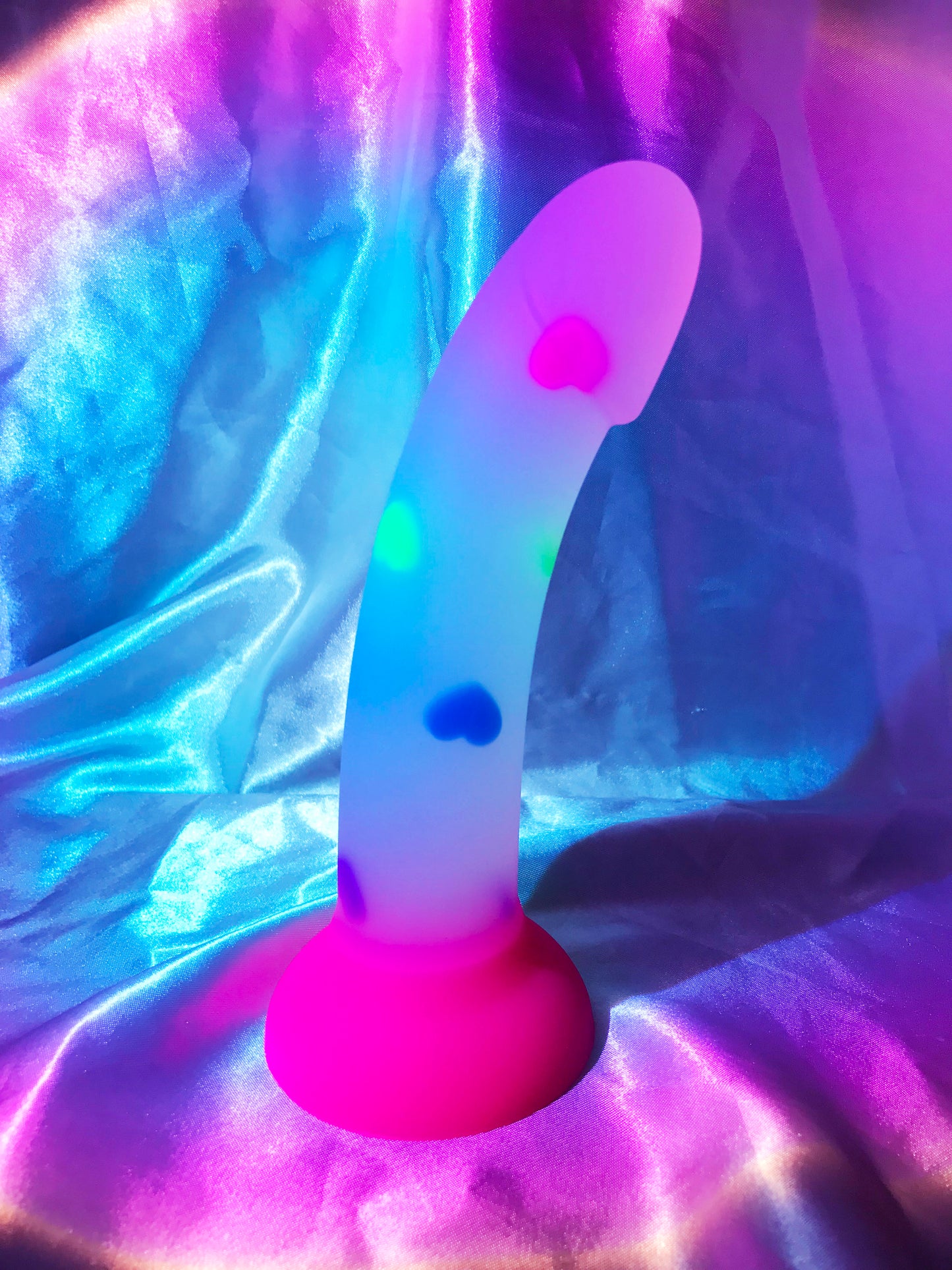 Small heart confetti dildo with suction cup