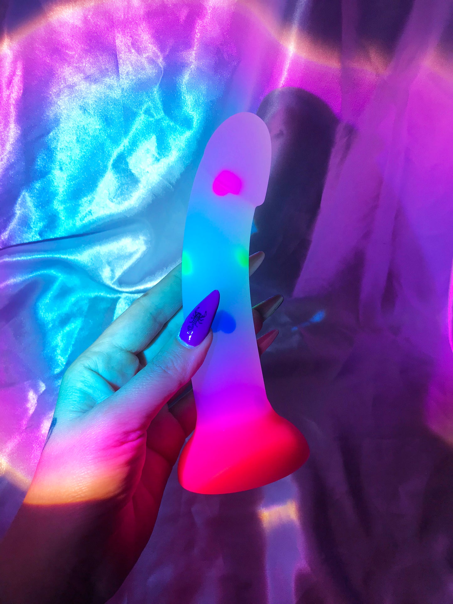 Small heart confetti dildo with suction cup