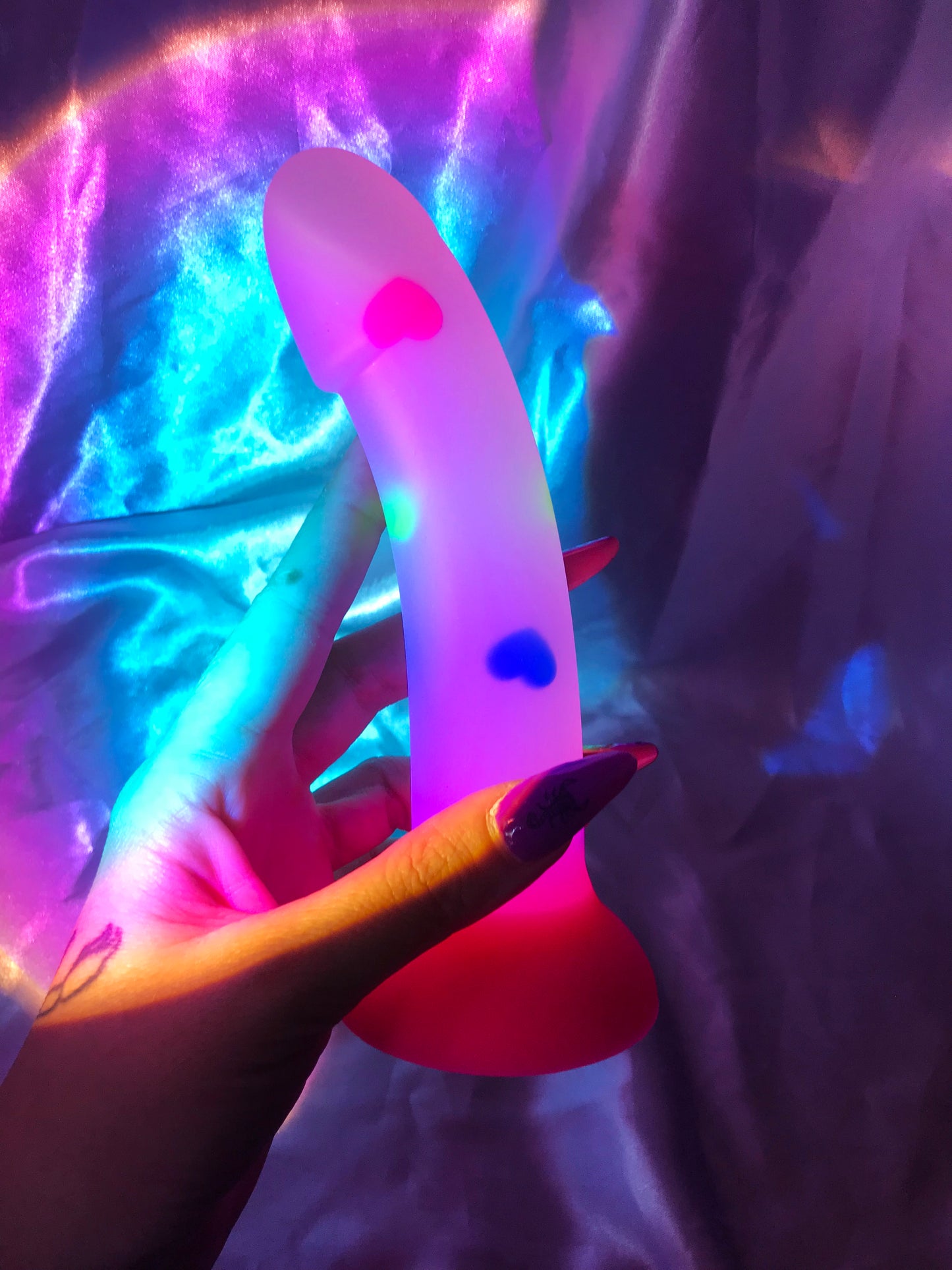 Small heart confetti dildo with suction cup