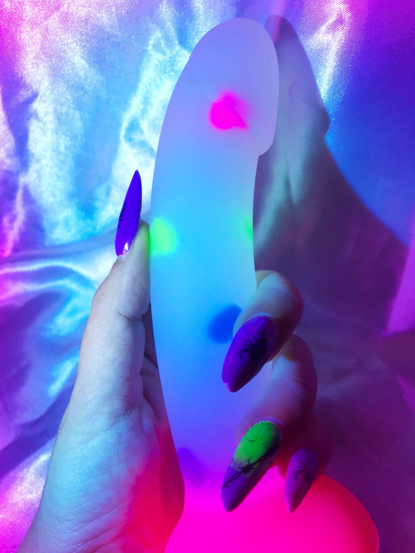 Small heart confetti dildo with suction cup