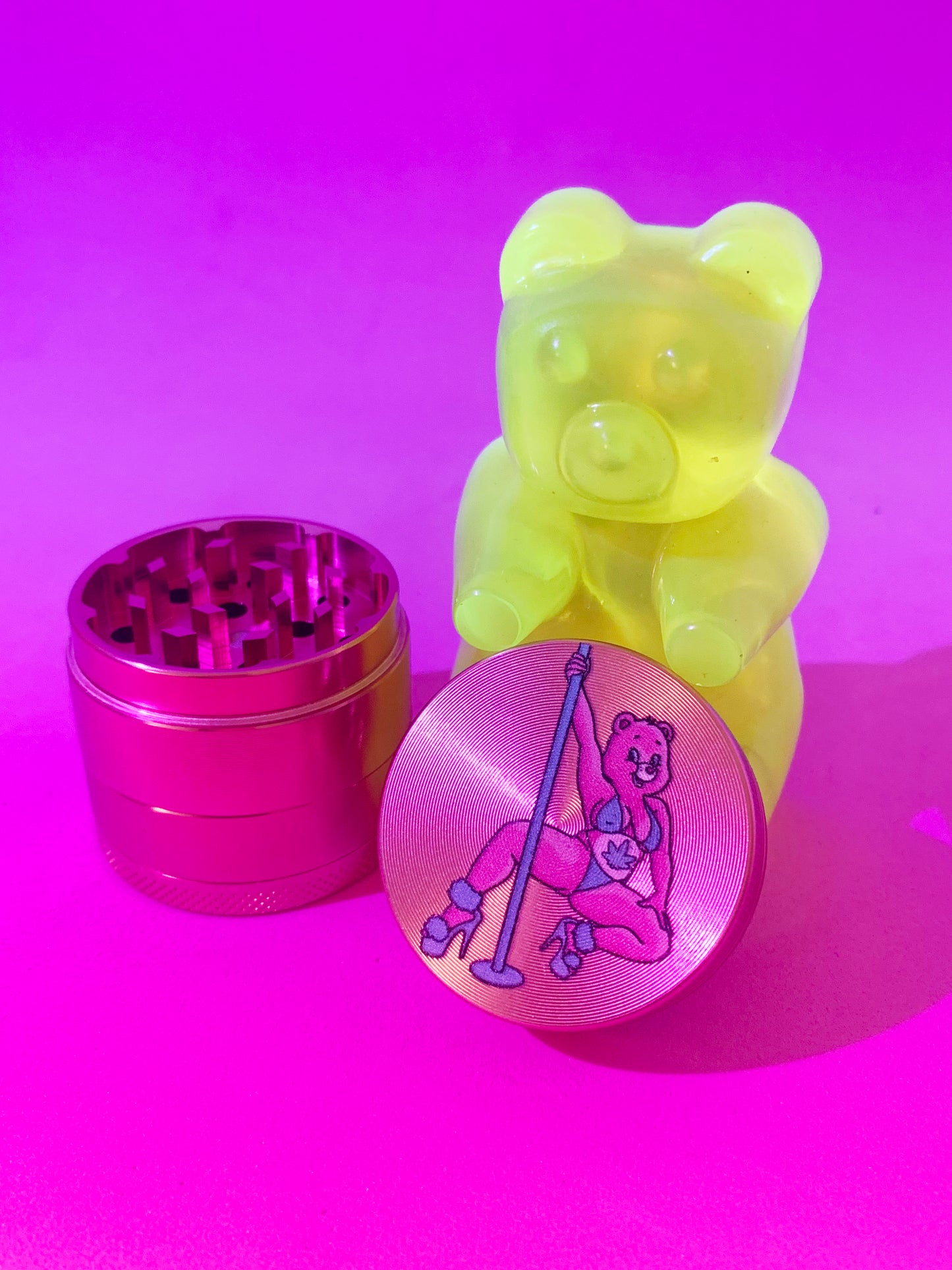 Cute stripper pink grinder with 4 layers for stoner girls