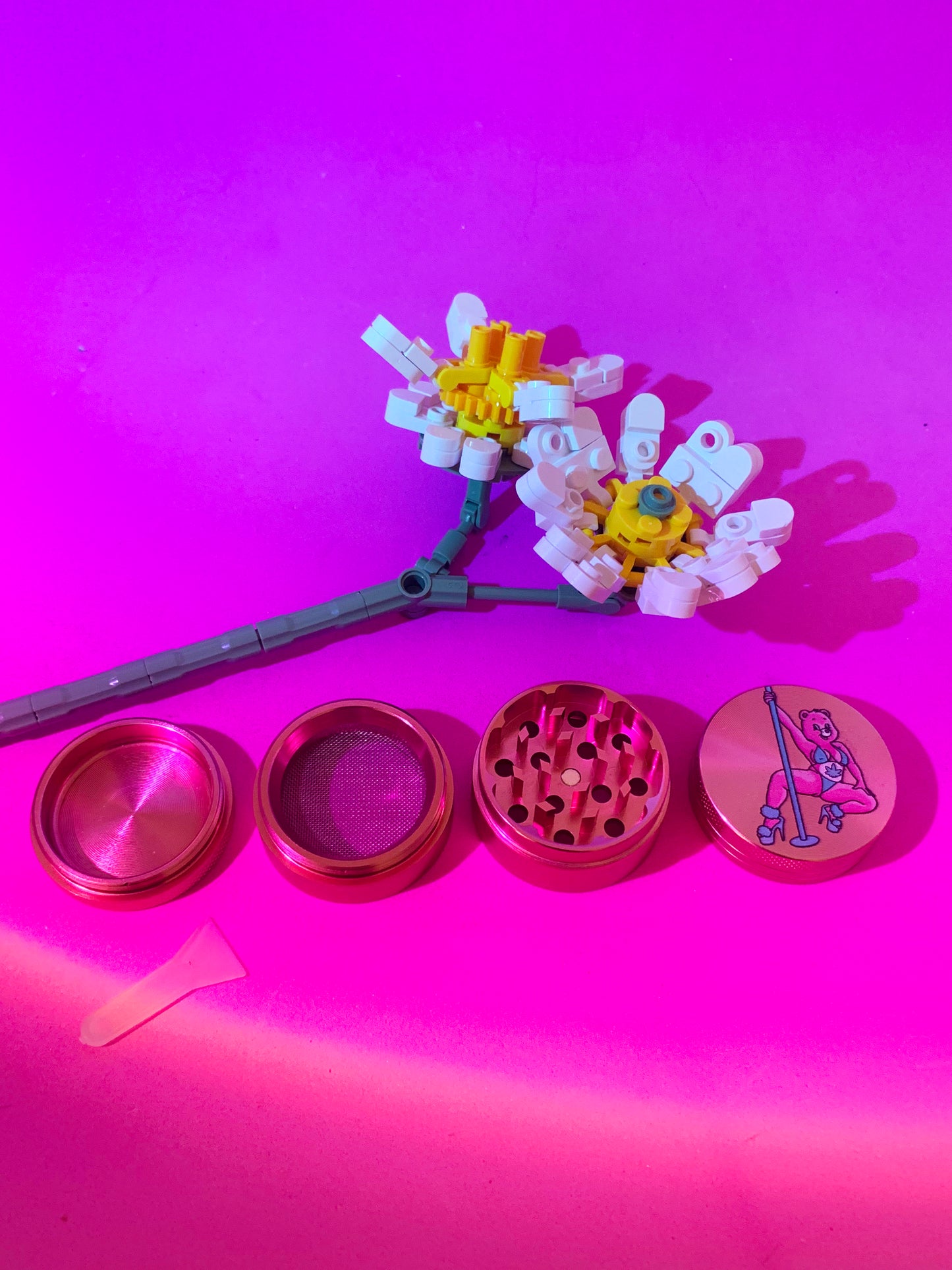 Cute stripper pink grinder with 4 layers for stoner girls