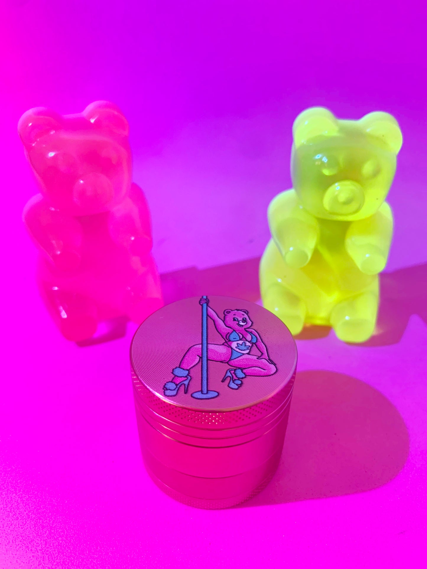 Cute stripper pink grinder with 4 layers for stoner girls