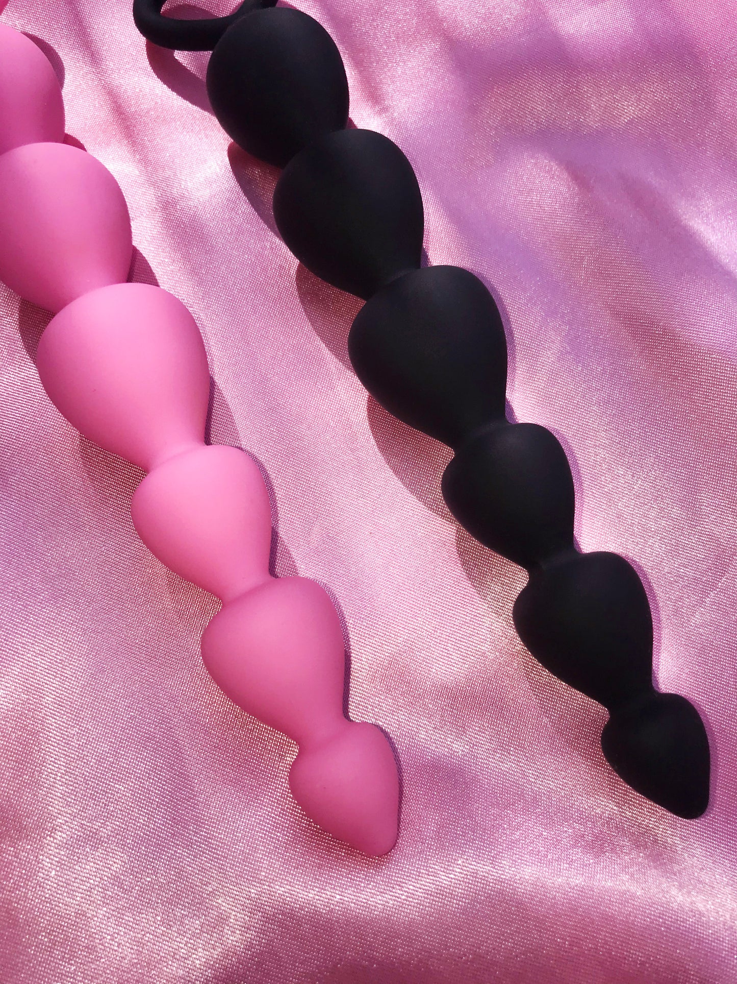 Pink or black small heart shaped silicone butt plugs