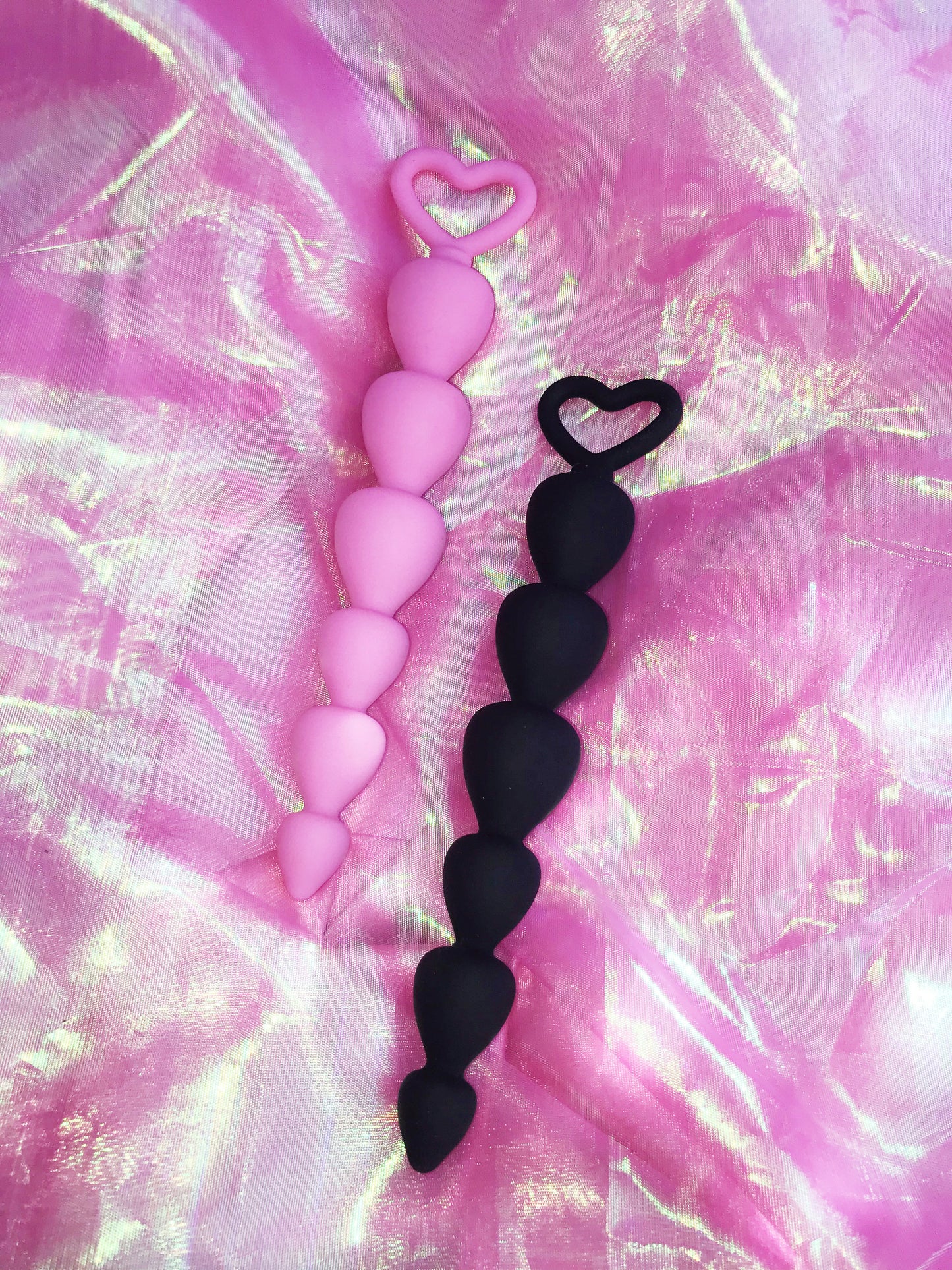 Pink or black small heart shaped silicone butt plugs