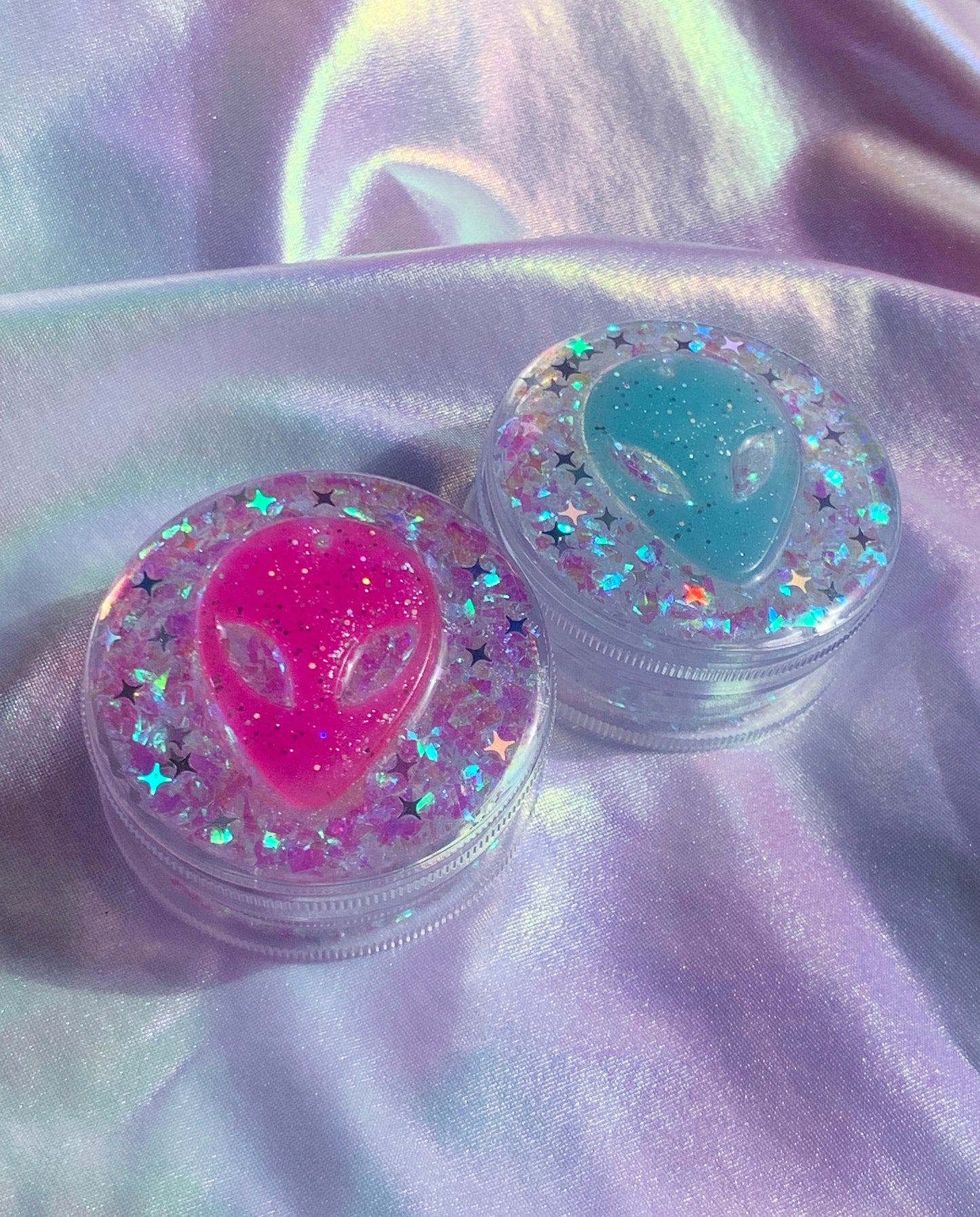 Cute alien resin grinder for stoner girls 