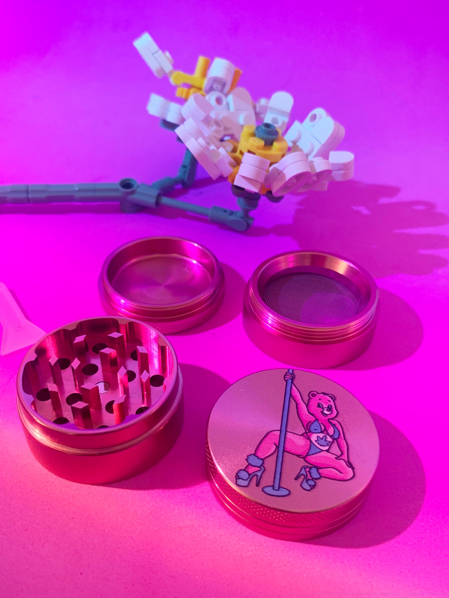 Cute stripper pink grinder with 4 layers for stoner girls 