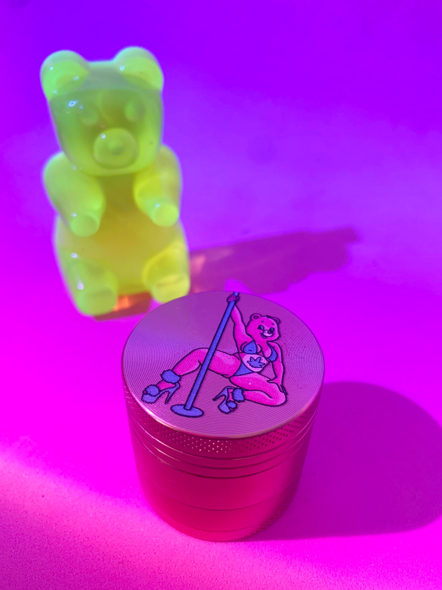 Cute stripper pink grinder with 4 layers for stoner girls 