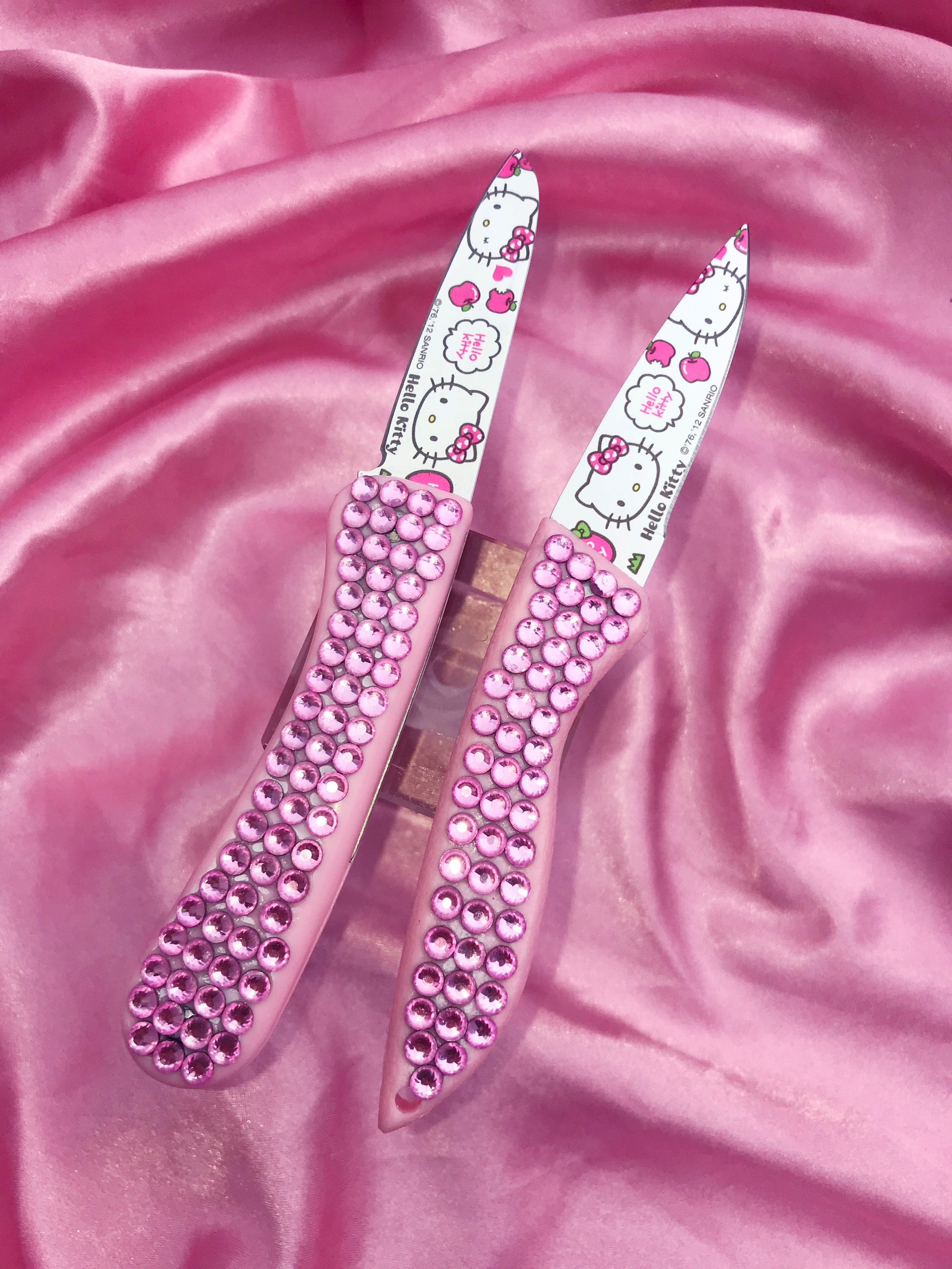 Hello Kitty pink Y2K knife made with shiny rhinestones