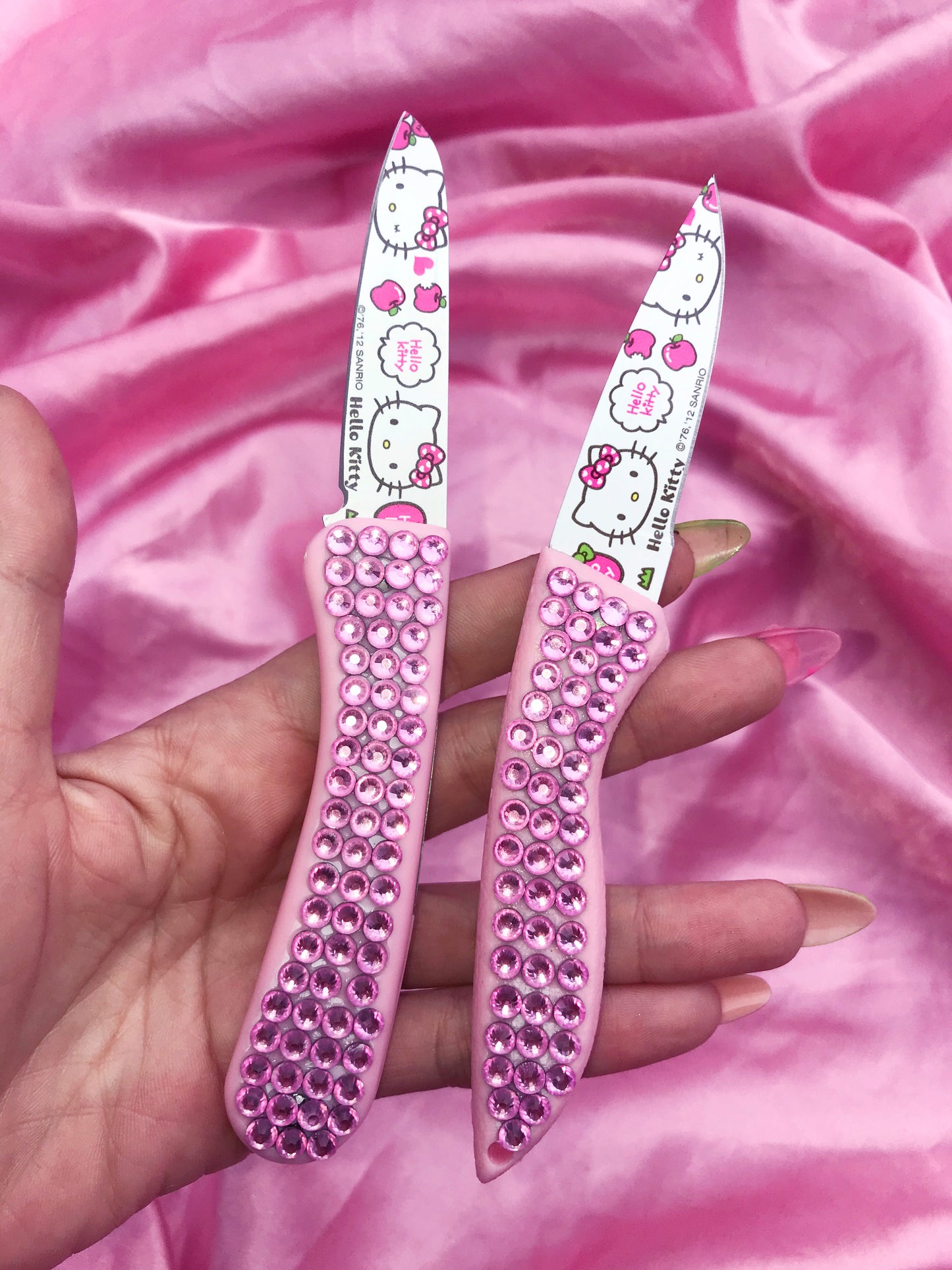 Hello Kitty pink Y2K knife made with shiny rhinestones