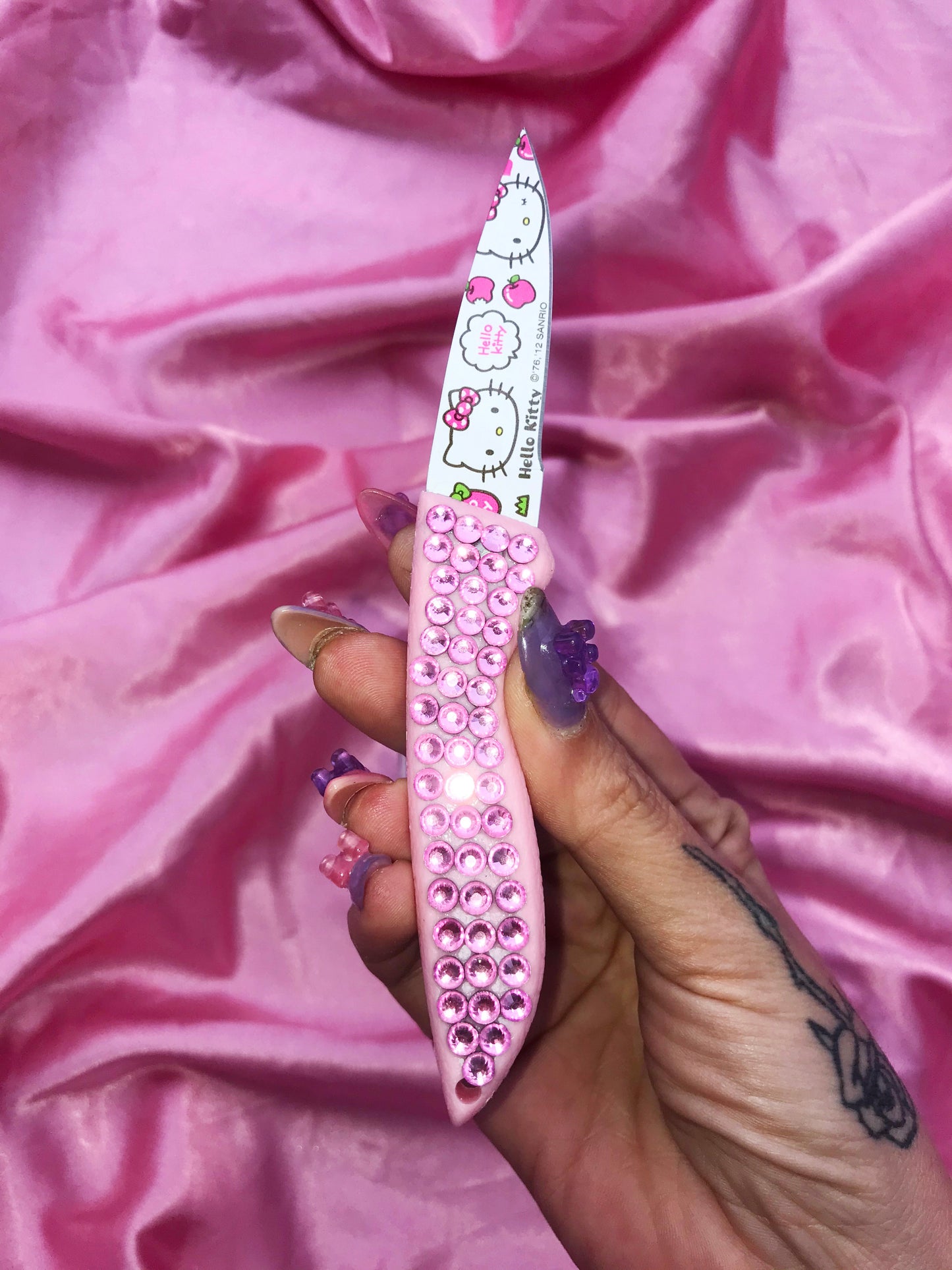 Hello Kitty pink Y2K knife made with shiny rhinestones