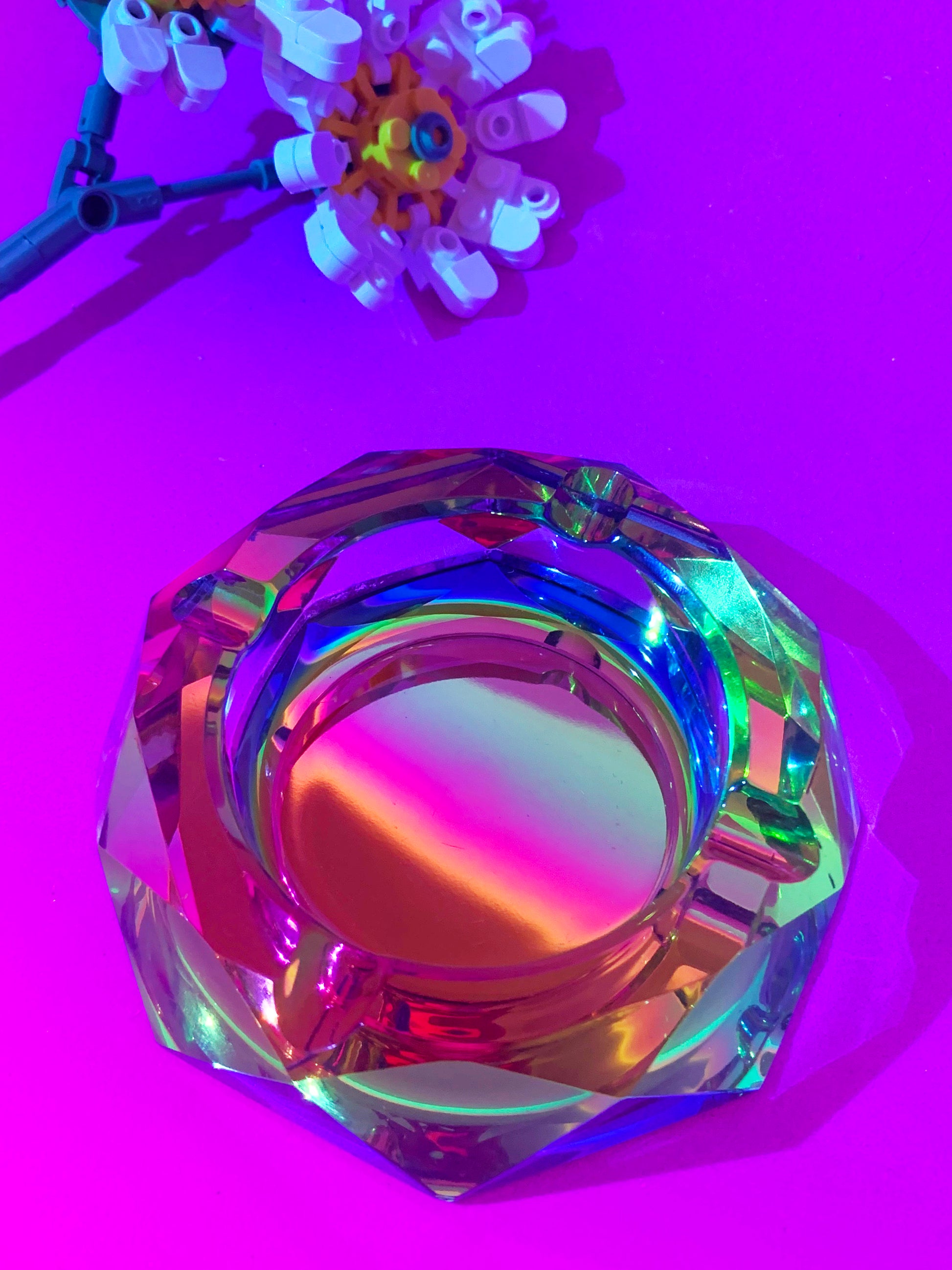 Holographic rainbow glass ashtray for stoner girls 