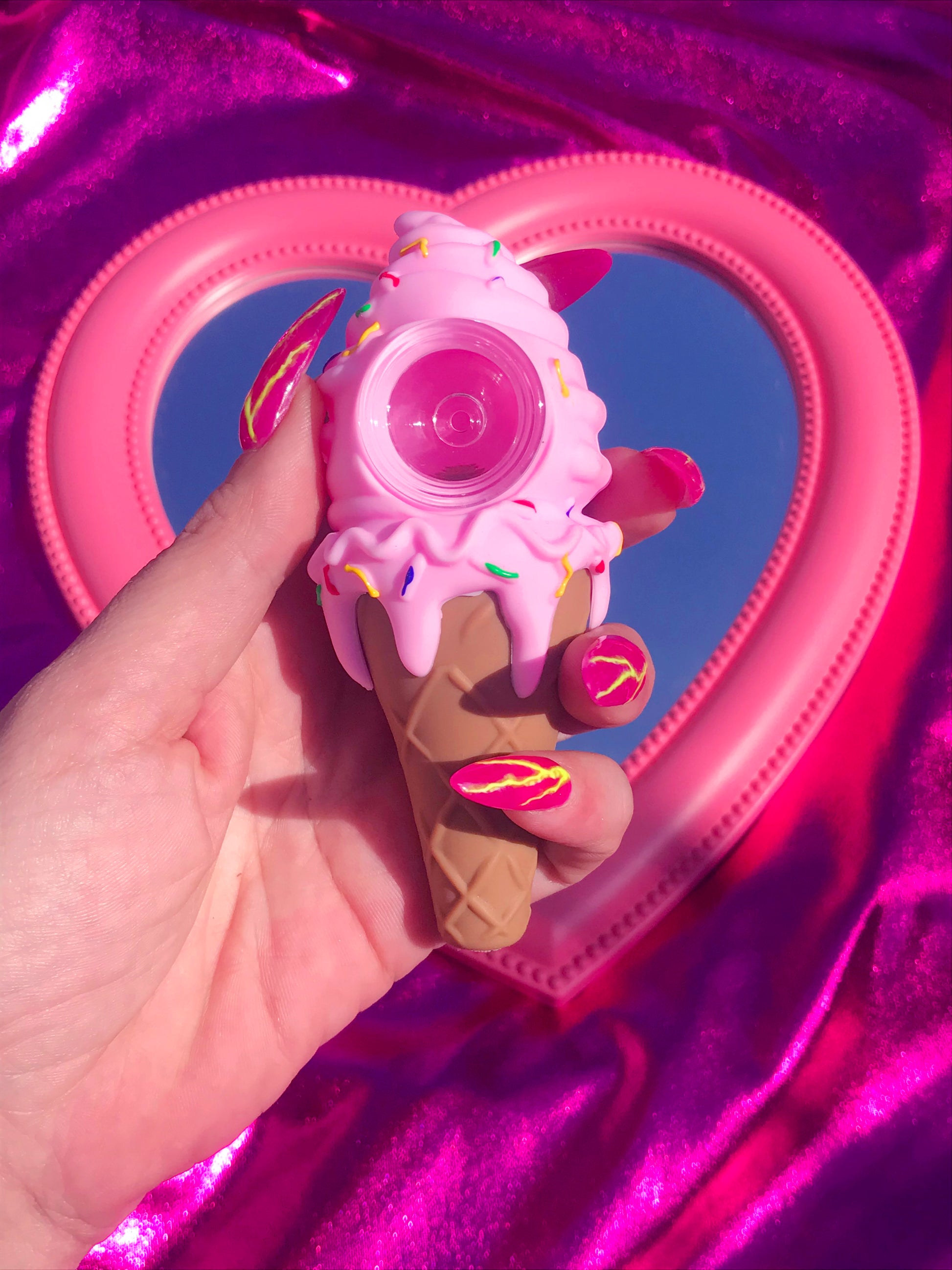 Pink ice cream cone silicone pipe for stoner girls