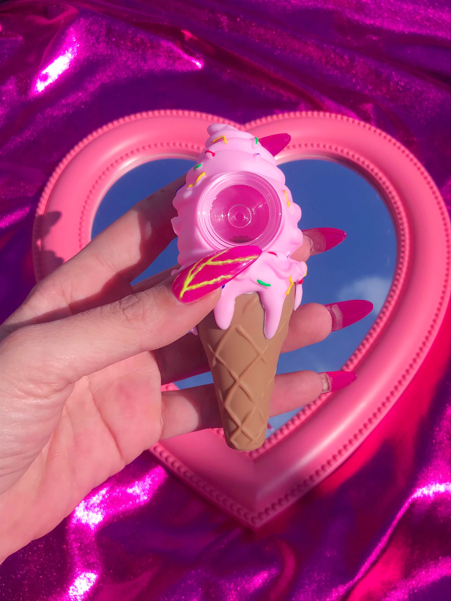 Pink ice cream cone silicone pipe for stoner girls